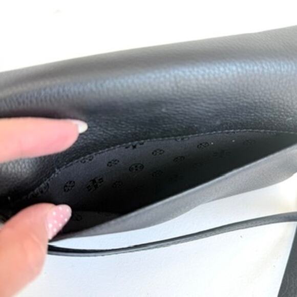 TORY BURCH Marion Flat Wallet Crossbody Bag Black Leather Gold Hardware - Picture 12 of 12